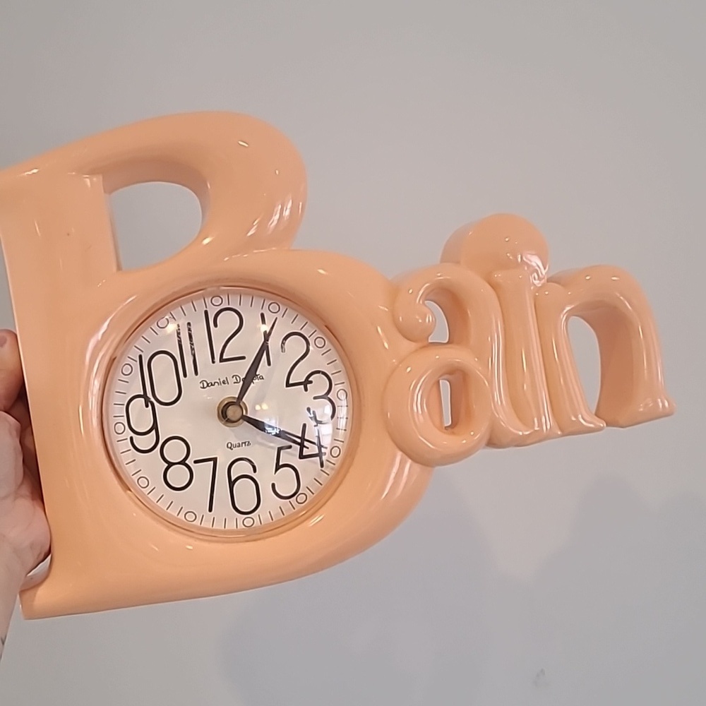 Vintage Daniel Dakota Bain Clock